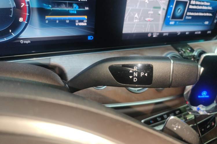 Used Mercedes-Benz E-Class 2018 E 300 L Luxury Model Gear Lever