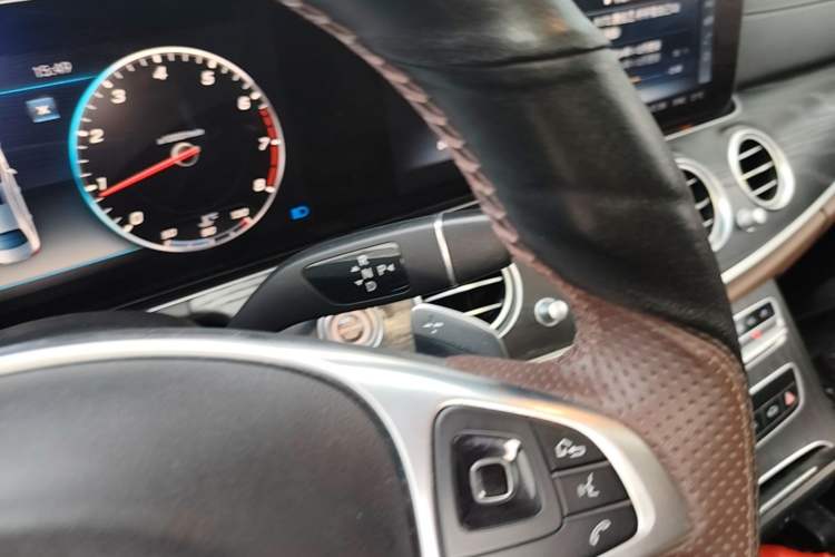 Used Mercedes-Benz E-Class 2018 Facelift E 200 L Sport 4MATIC Gear Lever