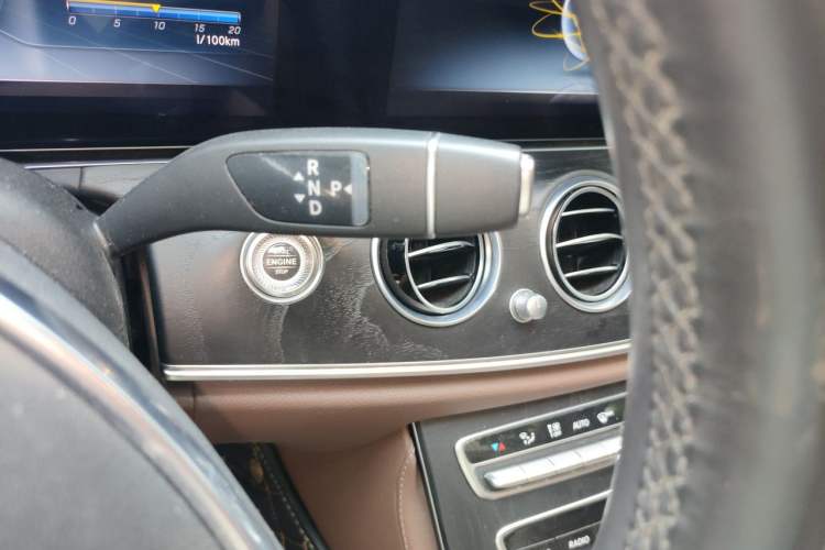 Used Mercedes-Benz E-Class 2018 Facelift E 200 L Sport Edition Gear Lever