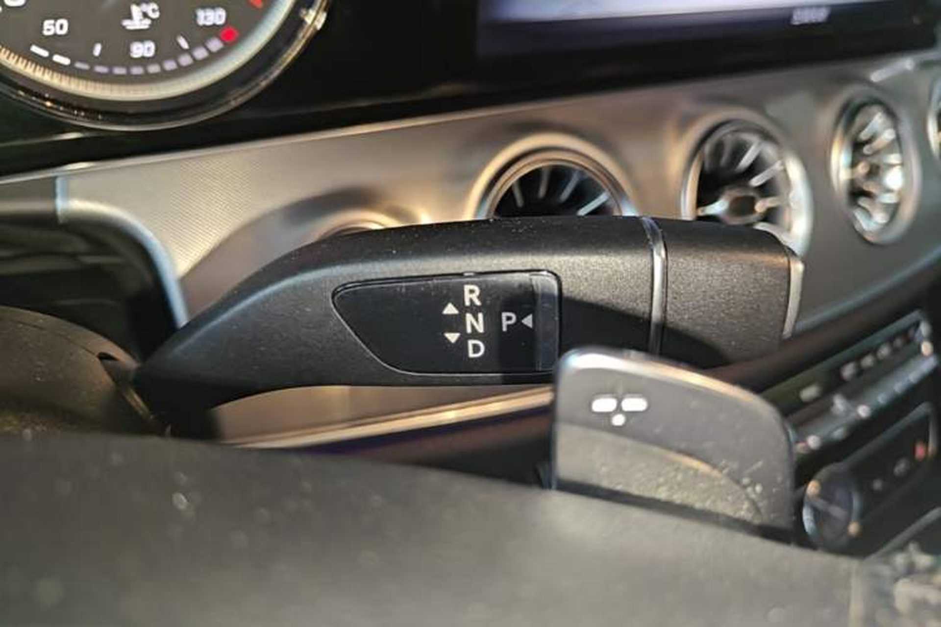 Used Mercedes-Benz E-Class 2018 E 200 4MATIC Coupe Gear Lever