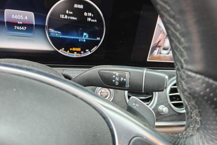 Used Mercedes-Benz E-Class 2018 Facelift E 200 L Sport Edition Gear Lever