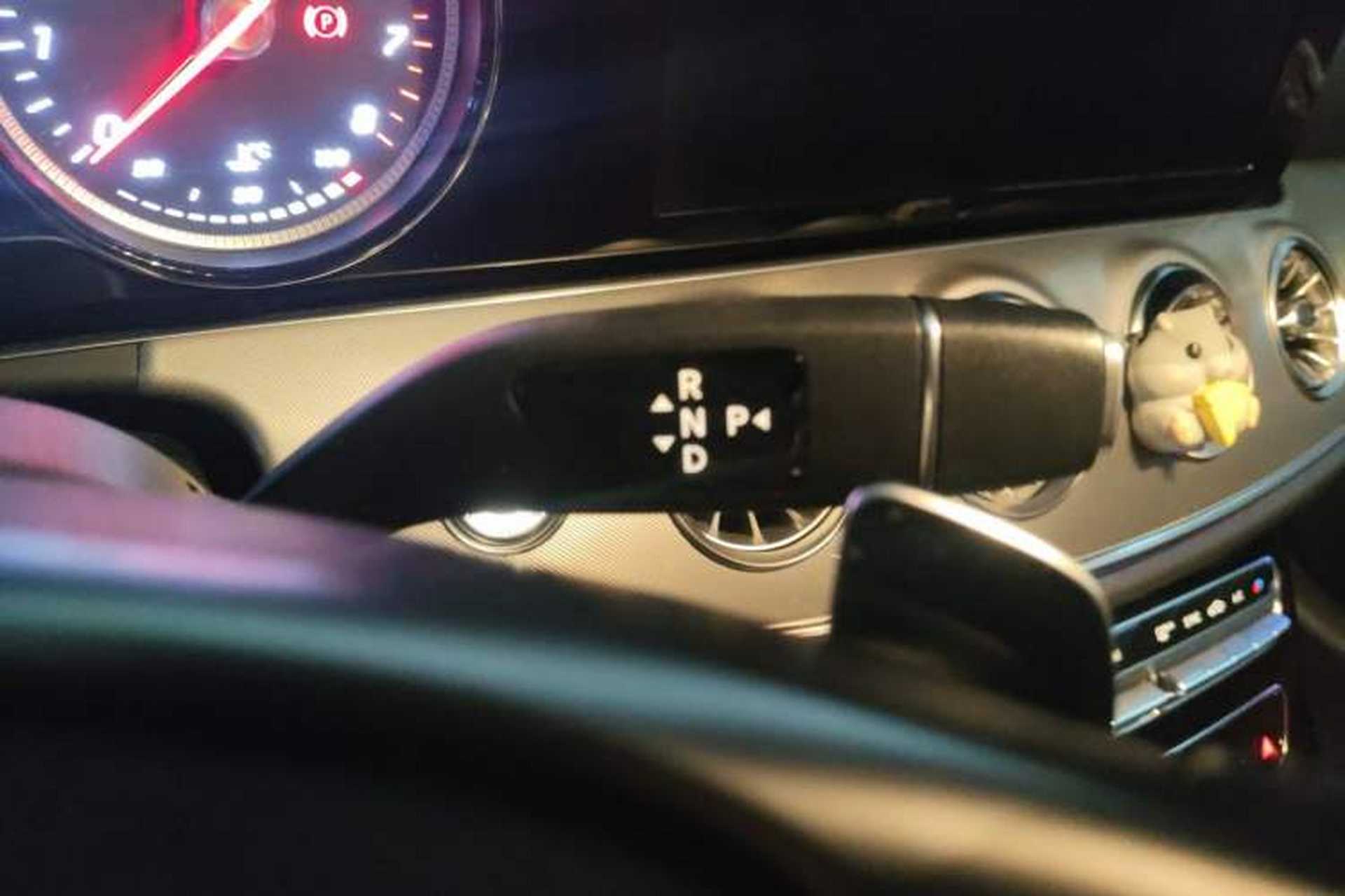 Used Mercedes-Benz E-Class 2018 E 200 Convertible Coupe Gear Lever