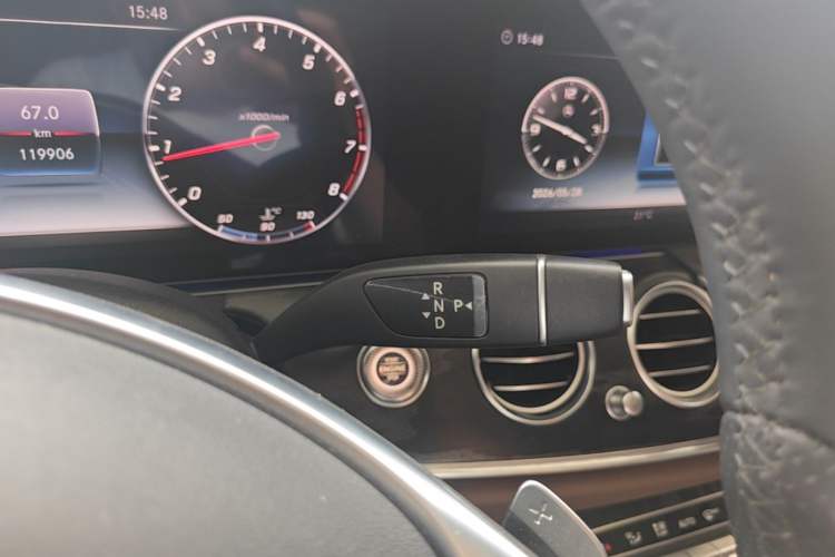 Used Mercedes-Benz E-Class 2018 E 300 L Sport Luxury Edition Gear Lever