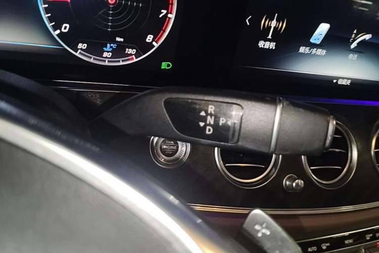 Used Mercedes-Benz E-Class 2018 Facelift E 200 L Sport Edition Gear Lever