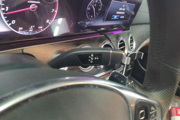 Used Mercedes-Benz E-Class 2018 E 200 L Sport Edition Gear Lever
