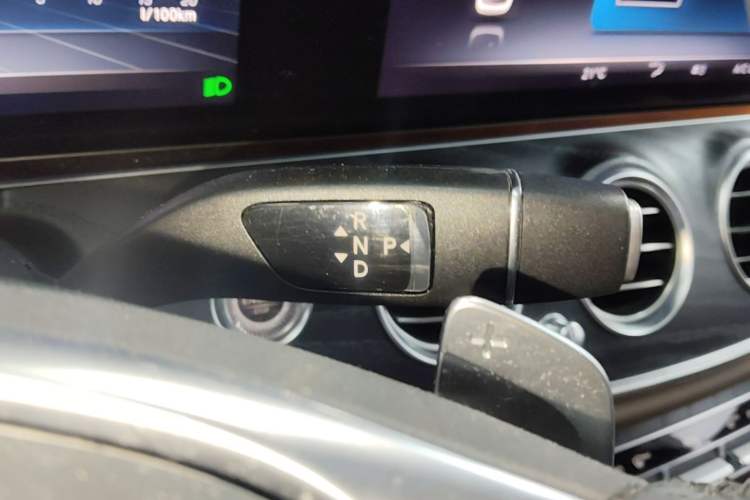 Used Mercedes-Benz E-Class 2018 Facelift E 200 L Sport Edition Gear Lever