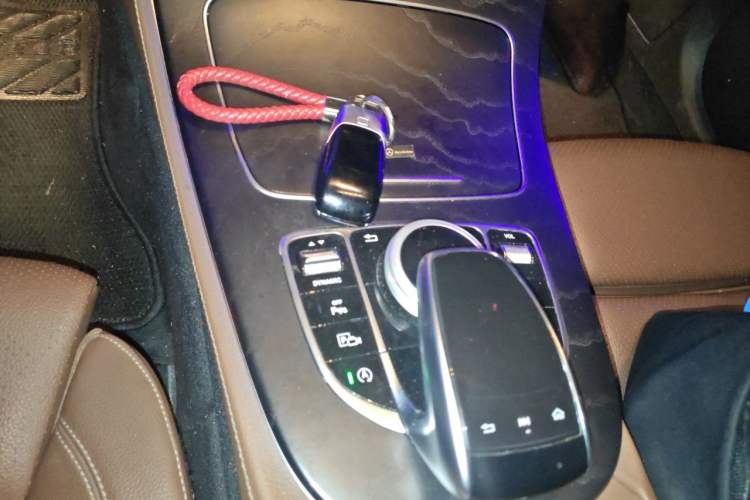 Used Mercedes-Benz E-Class 2018 Facelift E 200 L Sport Edition Gear Lever
