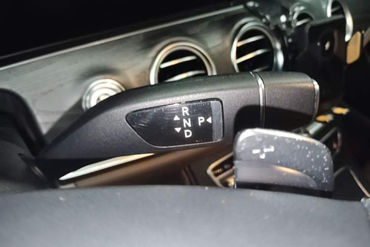 Used Mercedes-Benz E-Class 2018 E 300 L Sporty and Stylish Model Gear Lever