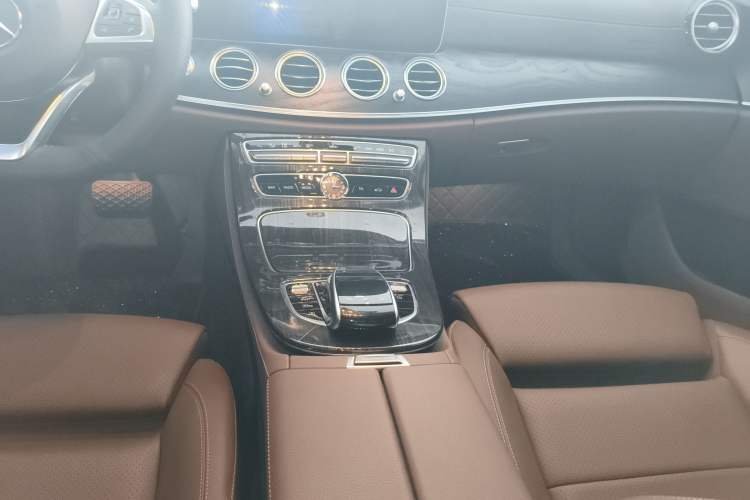 Used Mercedes-Benz E-Class 2018 E 200 L Sport Edition Gear Lever