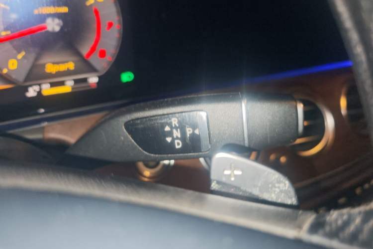 Used Mercedes-Benz E-Class 2018 E 300 L Luxury Model Gear Lever