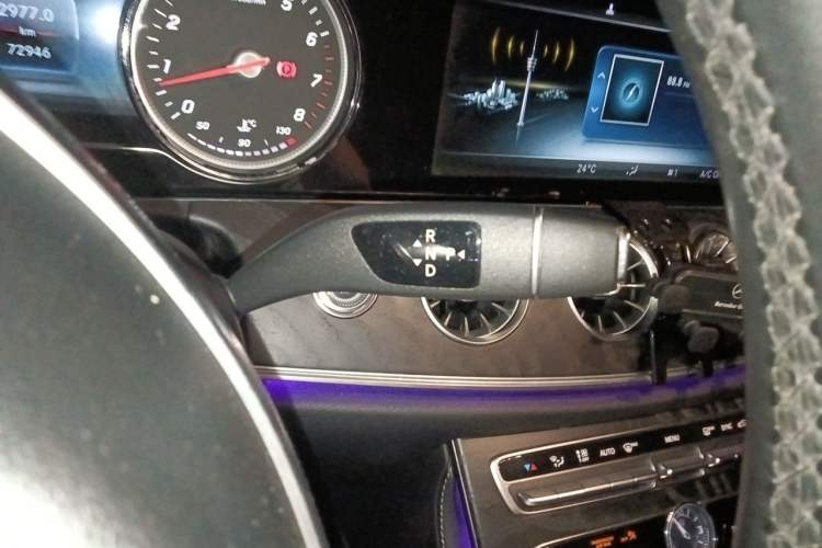 Used Mercedes-Benz E-Class 2018 E 200 Coupe Gear Lever