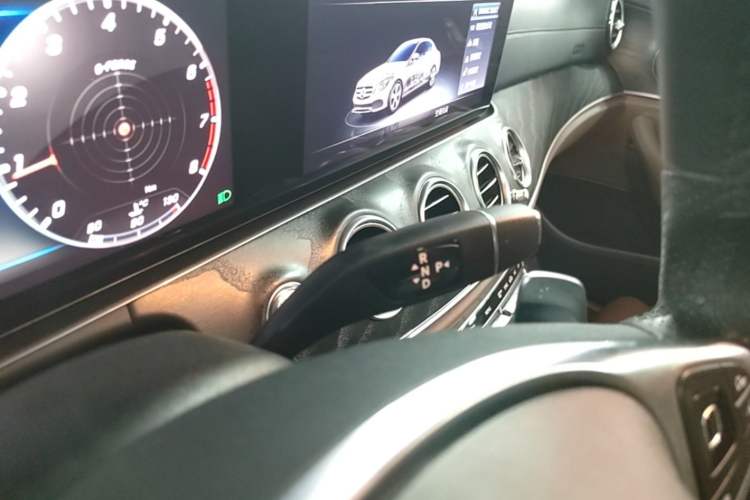 Used Mercedes-Benz E-Class 2018 Facelift E 200 L Sport Edition Gear Lever