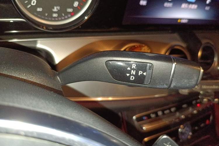 Used Mercedes-Benz E-Class 2018 E 300 Sport Edition Gear Lever