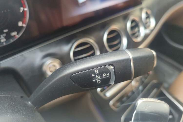 Used Mercedes-Benz E-Class 2018 E 300 L Sporty and Stylish Model Gear Lever