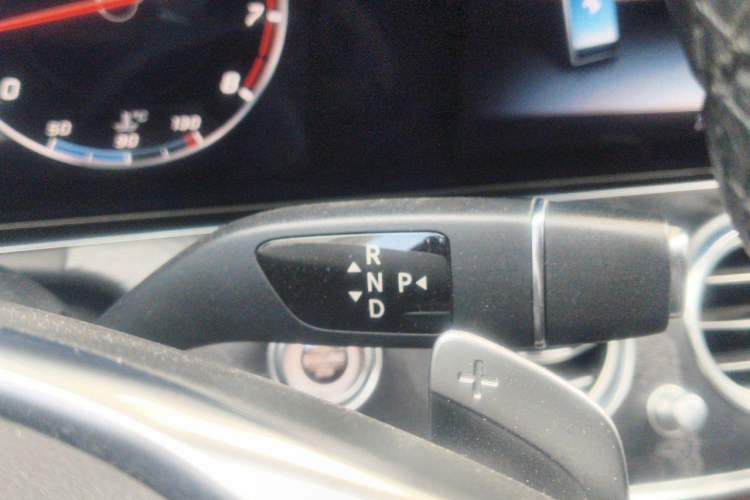 Used Mercedes-Benz E-Class 2018 E 300 L Sport Luxury Edition Gear Lever