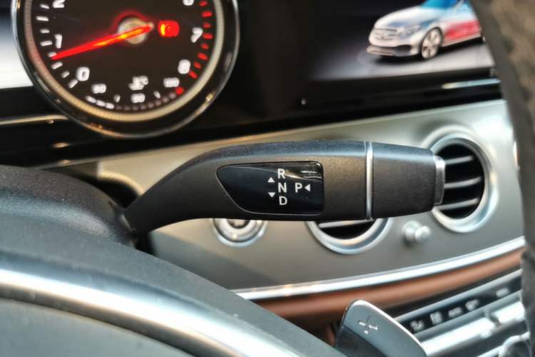 Used Mercedes-Benz E-Class 2018 E 200 Sport Edition Gear Lever