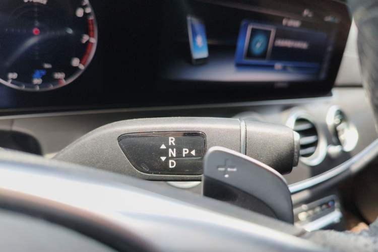 Used Mercedes-Benz E-Class 2018 Facelift E 200 L Sport Edition Gear Lever