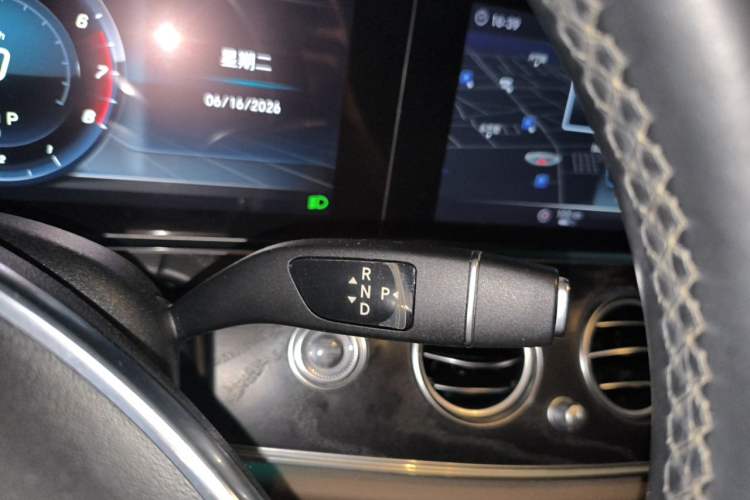 Used Mercedes-Benz E-Class 2018 Restyled E 300 L Sport Luxury Edition Gear Lever