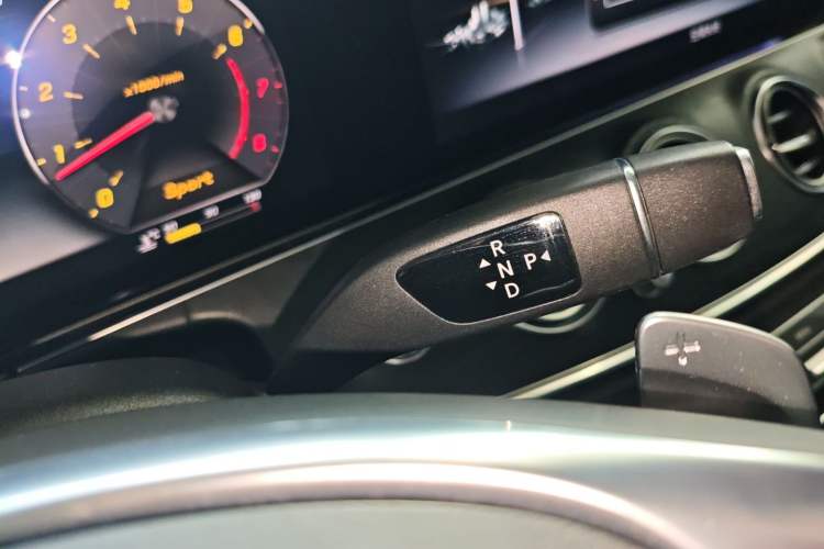 Used Mercedes-Benz E-Class 2018 E 200 L Sport Edition Gear Lever