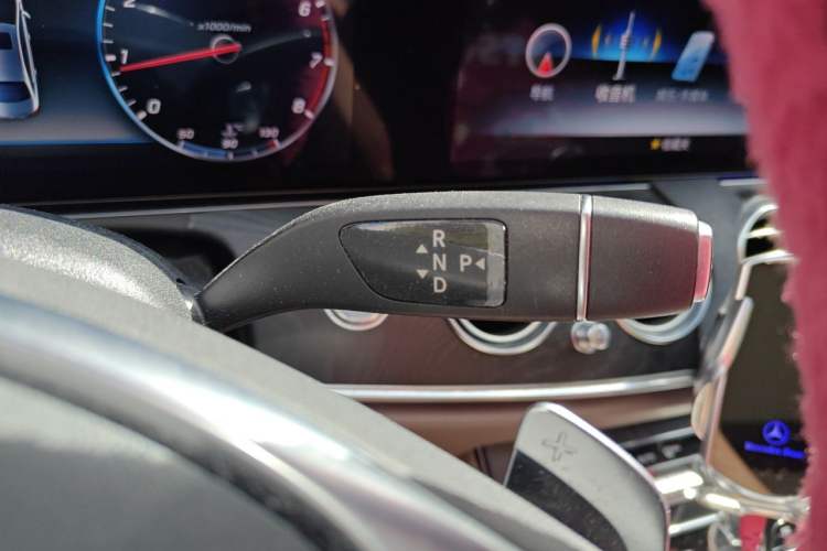 Used Mercedes-Benz E-Class 2018 E 300 L Sporty and Stylish Model Gear Lever