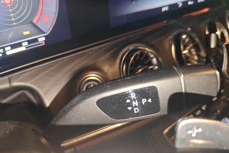Used Mercedes-Benz E-Class 2018 E 200 Coupe Gear Lever
