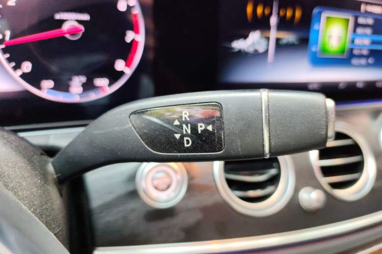Used Mercedes-Benz E-Class 2018 E 200 L Sport 4MATIC Gear Lever