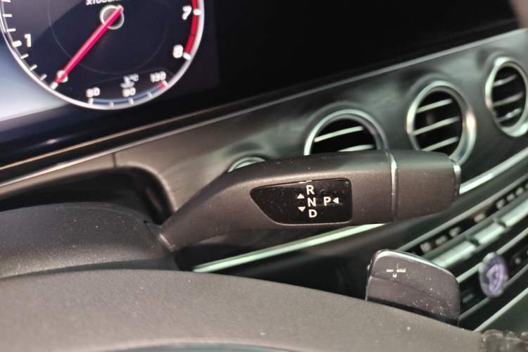 Used Mercedes-Benz E-Class 2018 E 200 L Sport Edition Gear Lever
