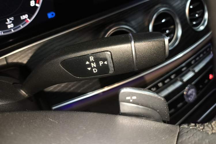 Used Mercedes-Benz E-Class 2018 Facelift E 200 L Sport 4MATIC Gear Lever