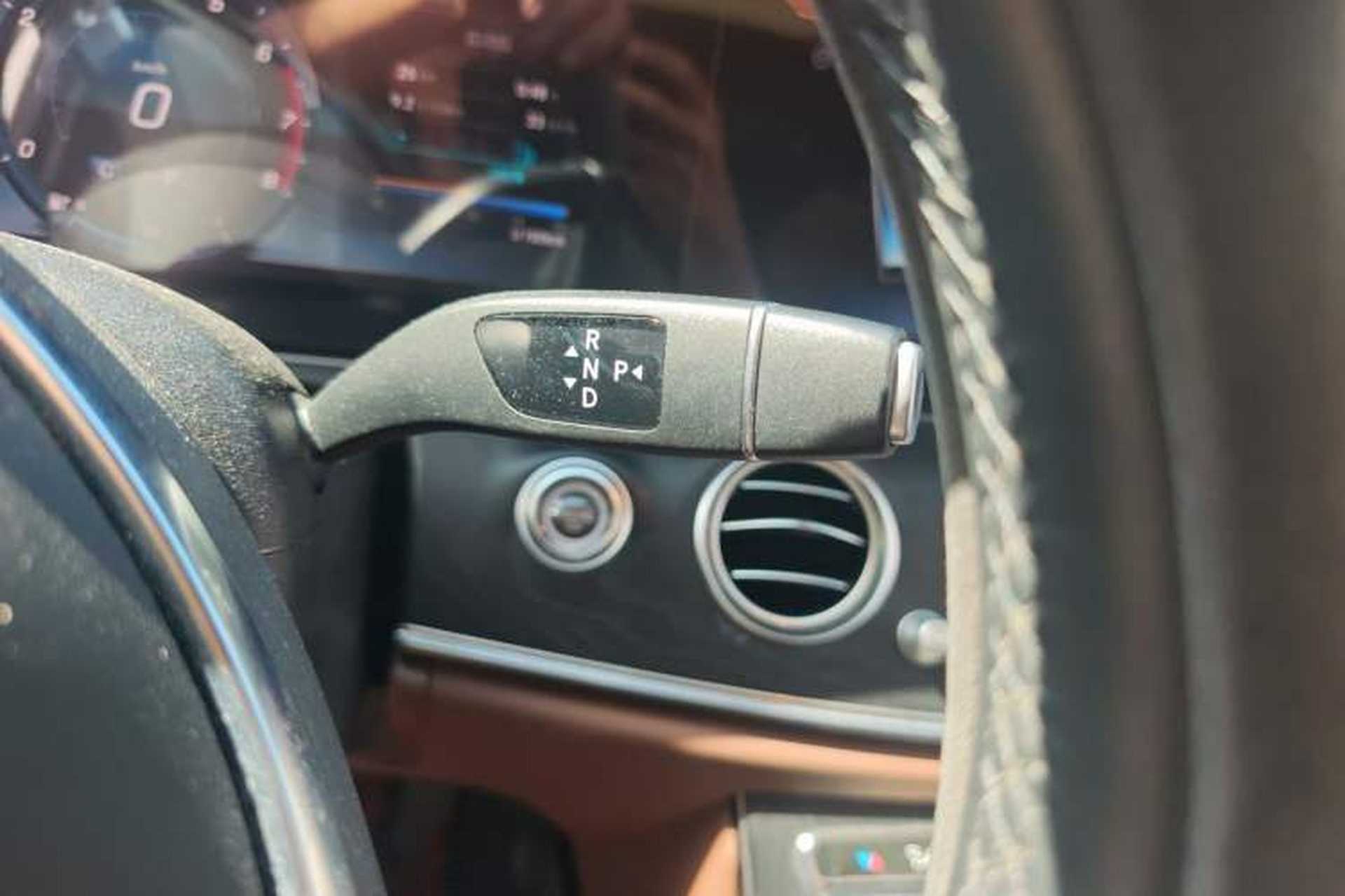 Used Mercedes-Benz E-Class 2018 Restyled E 300 L Sport Luxury Edition Gear Lever