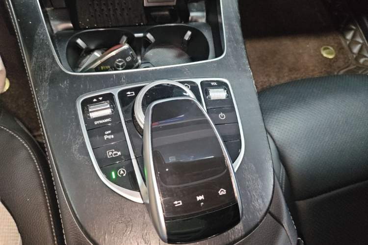 Used Mercedes-Benz E-Class 2018 Restyled E 300 L Sporty and Stylish Edition Gear Lever