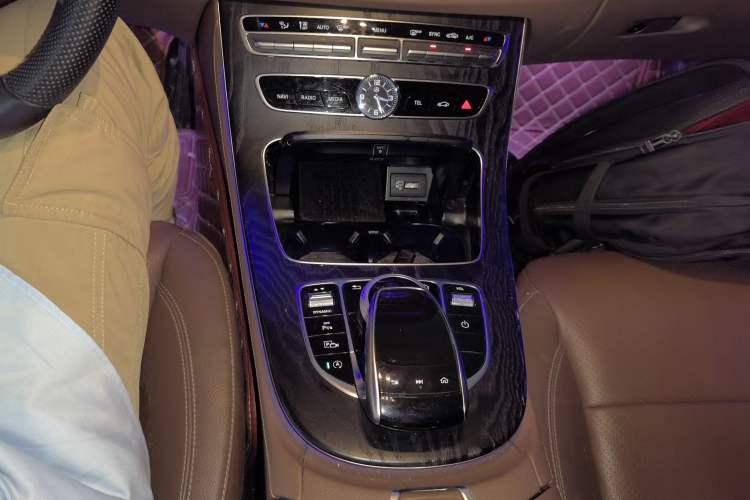 Used Mercedes-Benz E-Class 2018 Restyled E 300 L Sporty and Stylish Edition Gear Lever