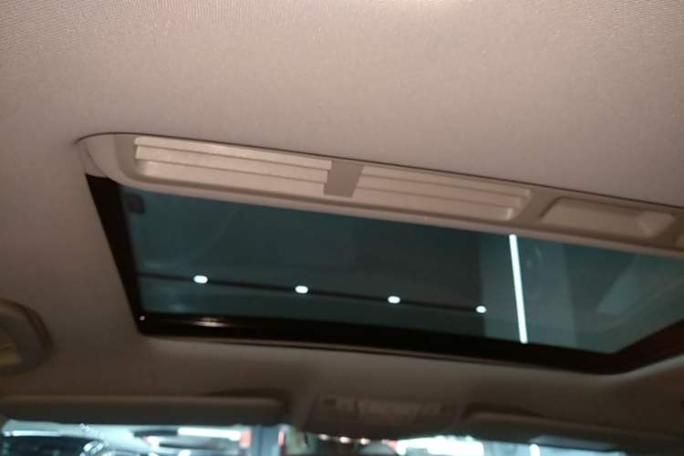 Used Mercedes-Benz E-Class 2018 Facelift E 200 L Sport Edition Headliner