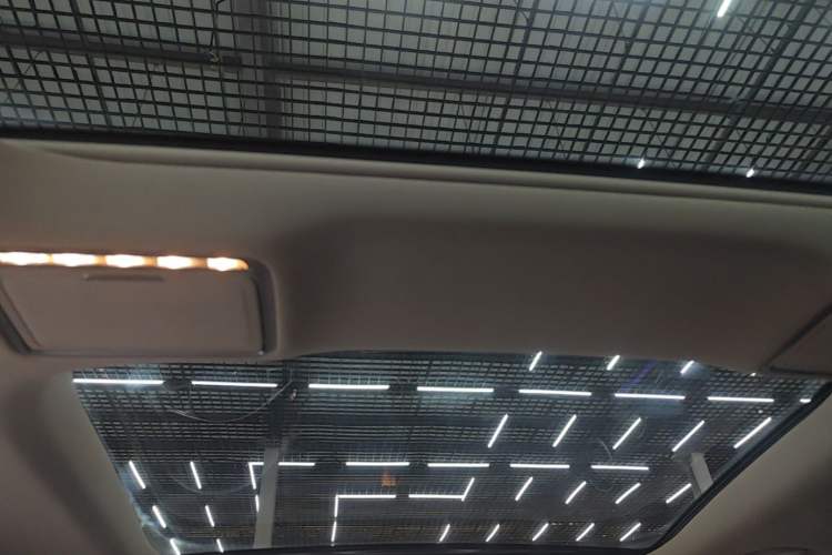 Used Mercedes-Benz E-Class 2018 Facelift E 200 L Sport Edition Headliner