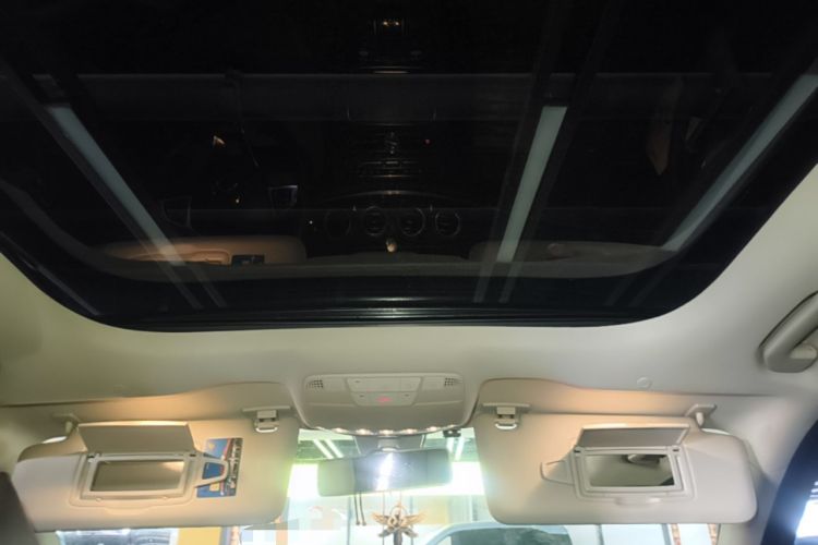 Used Mercedes-Benz E-Class 2018 Restyled E 300 L Sporty and Stylish Edition Headliner