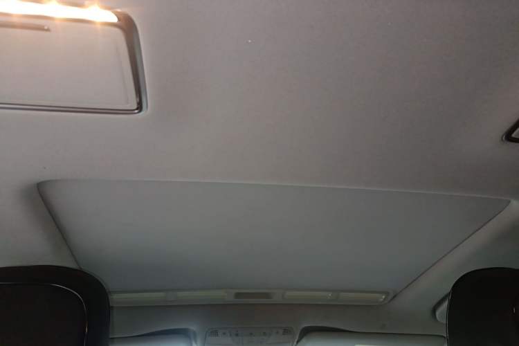 Used Mercedes-Benz E-Class 2018 Facelift E 200 L Sport Edition Headliner