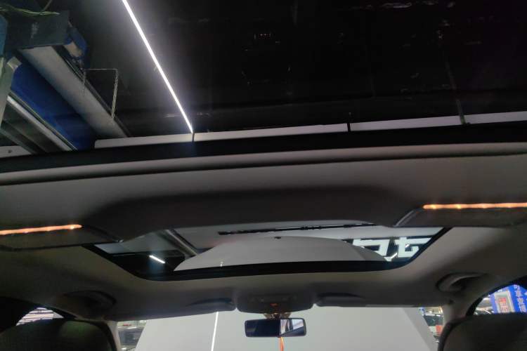 Used Mercedes-Benz E-Class 2018 E 200 L Sport Edition Headliner