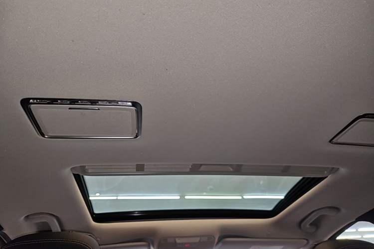 Used Mercedes-Benz E-Class 2018 E 200 L Sport Edition Headliner