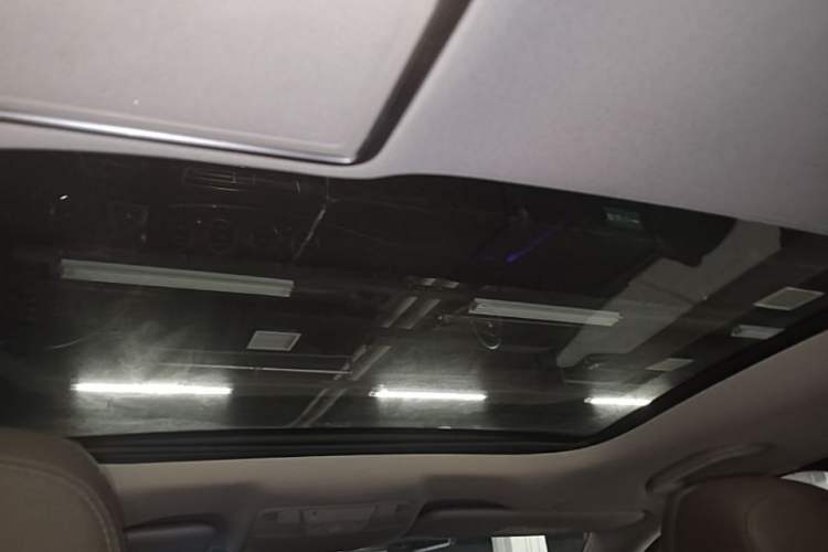 Used Mercedes-Benz E-Class 2018 Facelift E 200 L Sport Edition Headliner