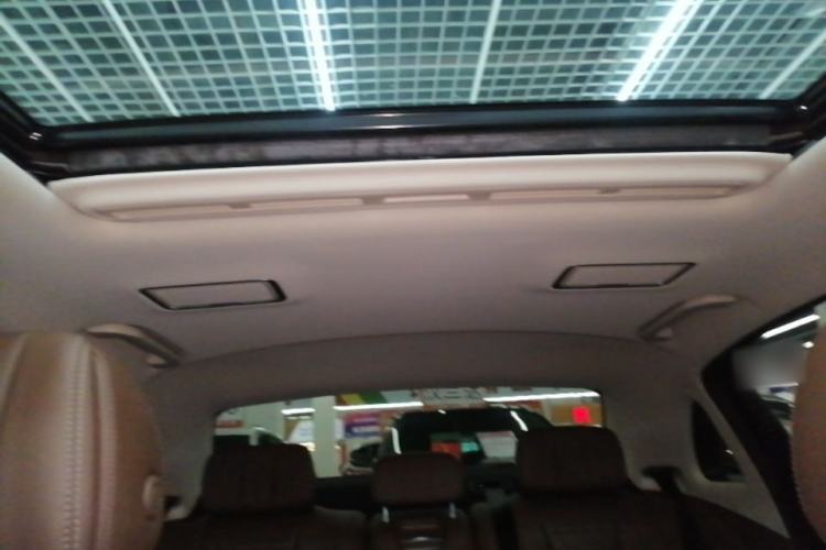 Used Mercedes-Benz E-Class 2018 Facelift E 200 L Sport 4MATIC Headliner