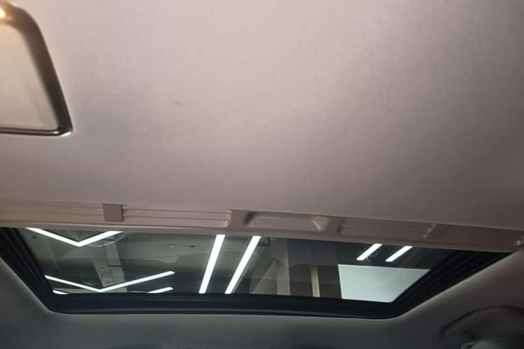 Used Mercedes-Benz E-Class 2018 E 200 L Headliner