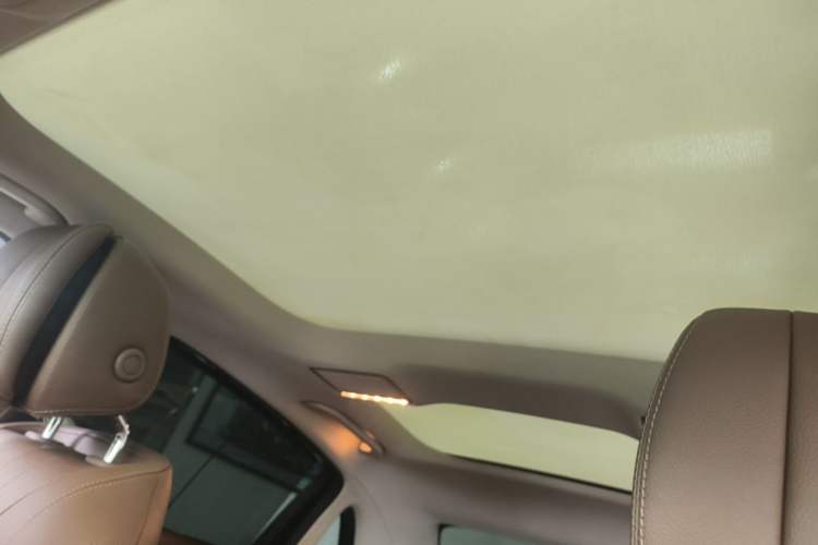 Used Mercedes-Benz E-Class 2018 Facelift E 300 L Luxury Edition Headliner