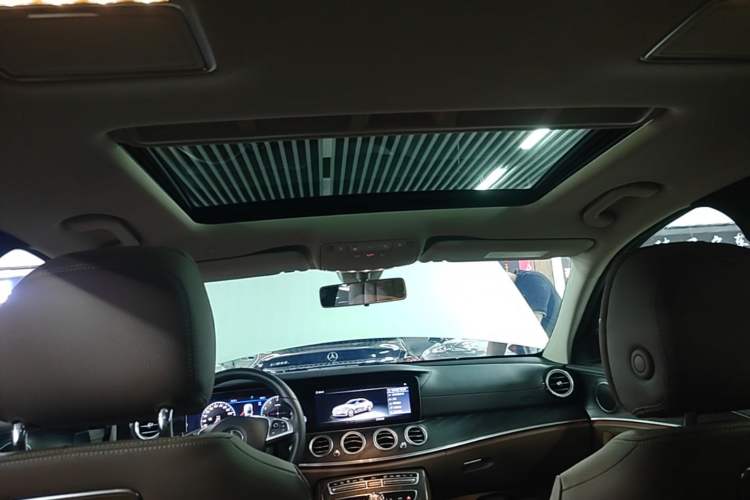 Used Mercedes-Benz E-Class 2018 Facelift E 200 L Sport Edition Headliner