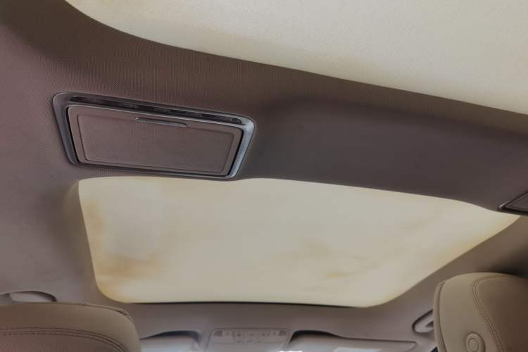 Used Mercedes-Benz E-Class 2018 Facelift E 300 L Luxury Edition Headliner