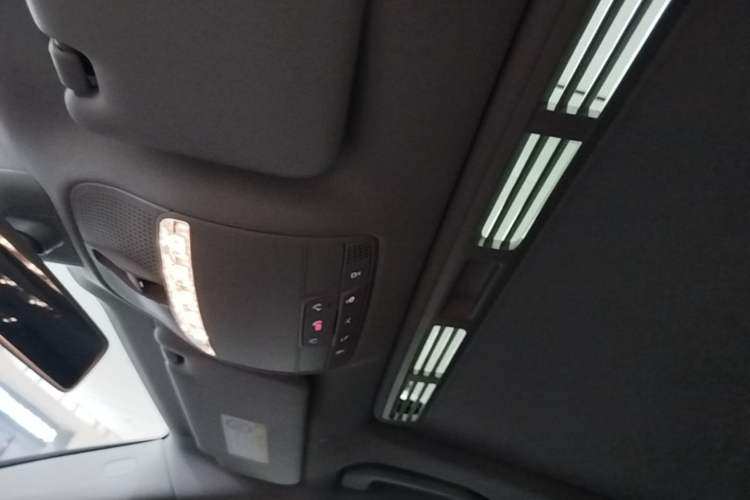 Used Mercedes-Benz E-Class 2018 Facelift E 200 L Sport Edition Headliner