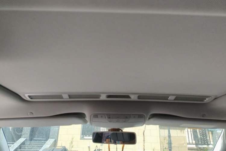Used Mercedes-Benz E-Class 2018 Facelift E 200 L Sport Edition Headliner
