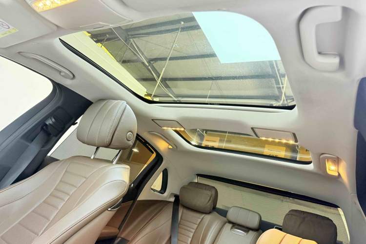 Used Mercedes-Benz E-Class 2018 E 300 L Sport Luxury Edition Headliner