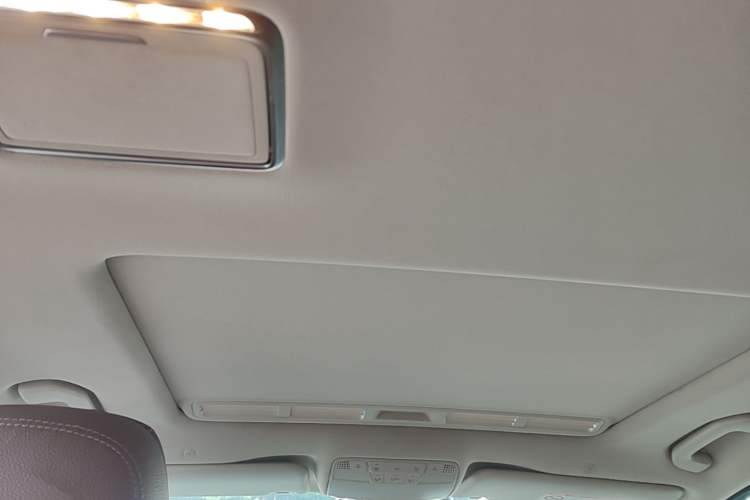 Used Mercedes-Benz E-Class 2018 Facelift E 200 L Sport Edition Headliner