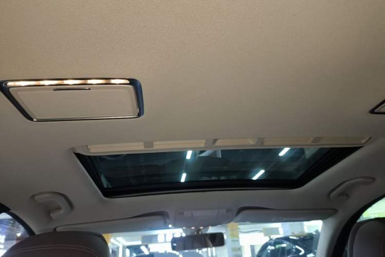 Used Mercedes-Benz E-Class 2018 Facelift E 200 L Sport 4MATIC Headliner