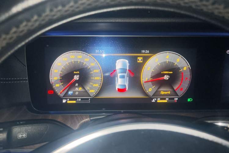 Used Mercedes-Benz E-Class 2018 E 300 L Luxury Model Instrument Cluster