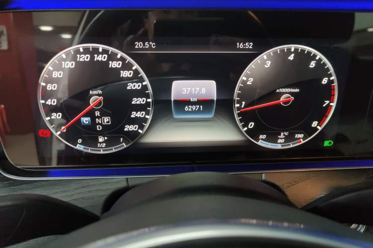 Used Mercedes-Benz E-Class 2018 Restyled E 300 L Sport Luxury Edition Instrument Cluster